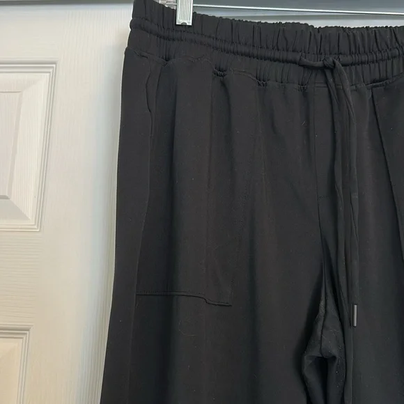 Lou & Grey Luv Stretch joggers with side and back pockets, size L - Picture 3 of 6